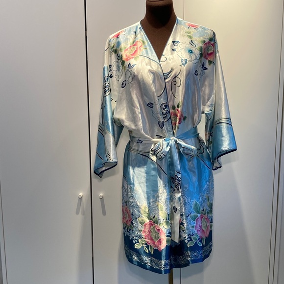 Oscar de la Renta Blue Satin Kimono robe S